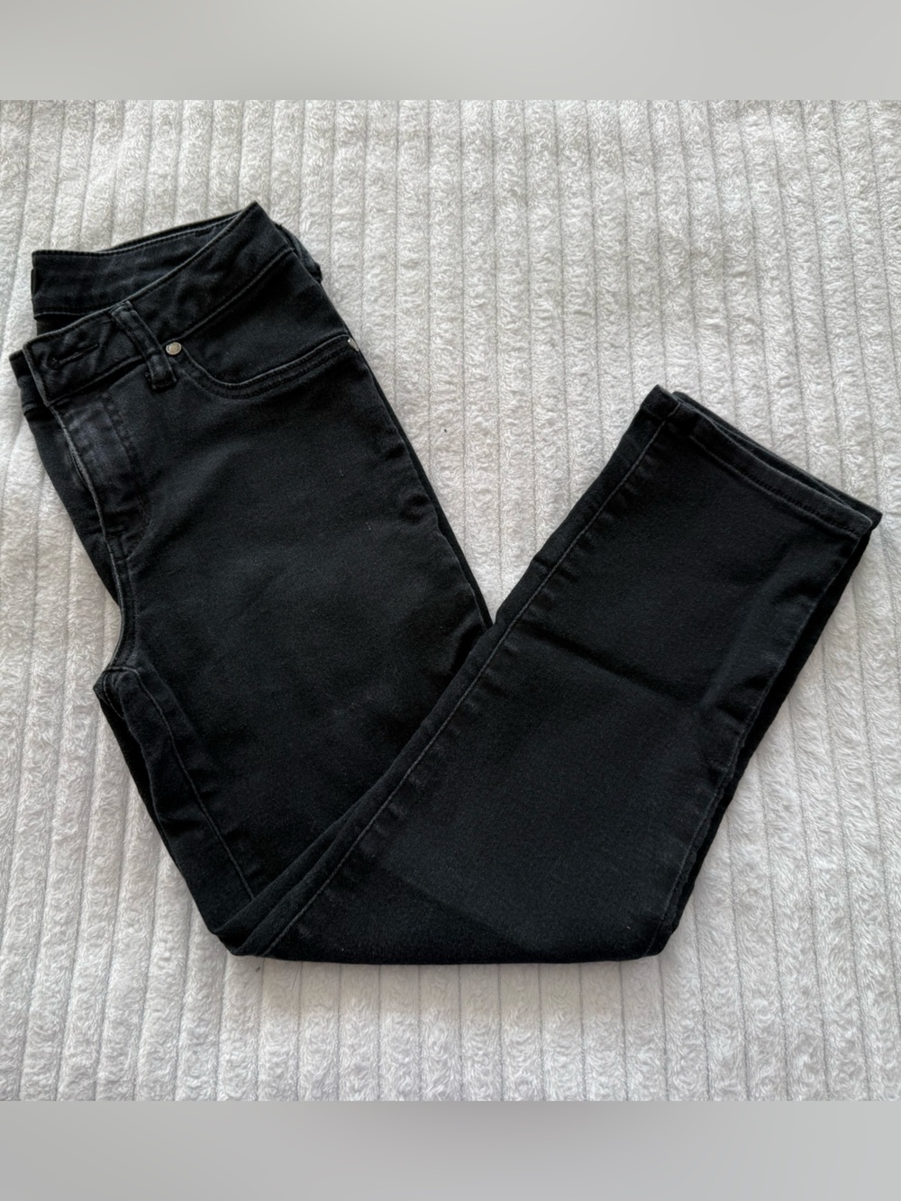 1822 Denim Women's Capri Black Skinny Jeans